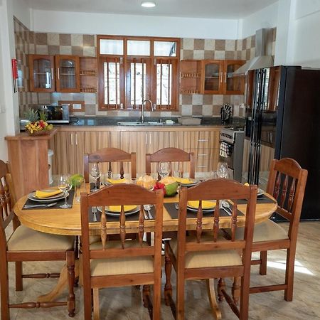 La Belle Residence Self Catering Accommodation Beau Vallon  Exterior foto