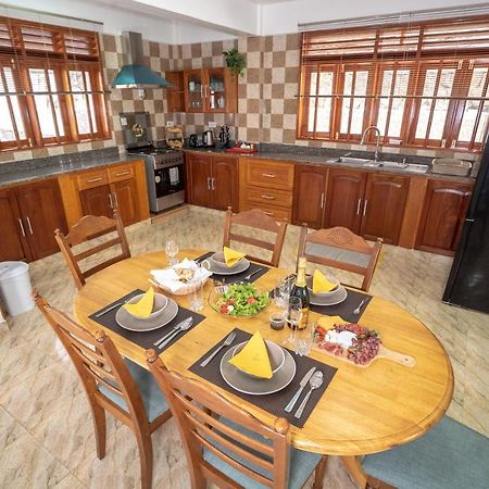 La Belle Residence Self Catering Accommodation Beau Vallon  Exterior foto
